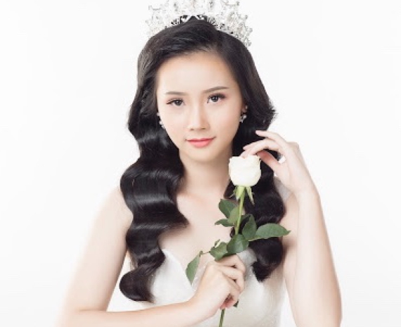 Đại diện thương hiệu thẩm mỹ viện Trúc Mai